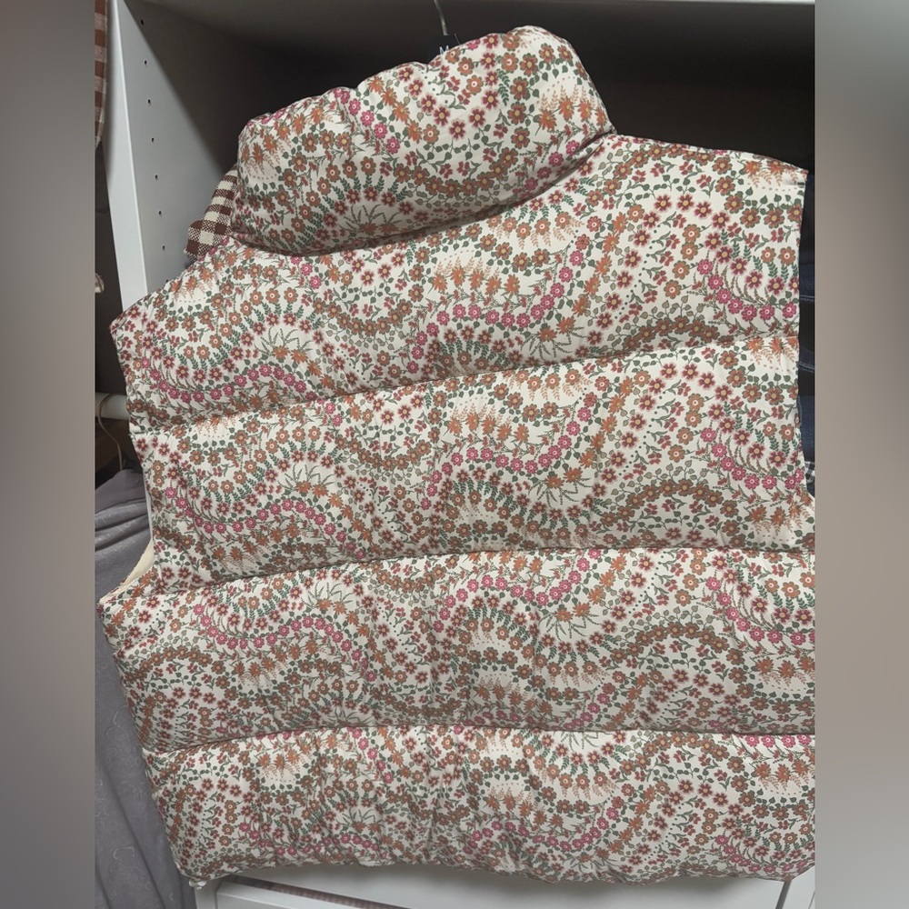LOFT Multicolor Patterned Vest - Picture 2 of 3